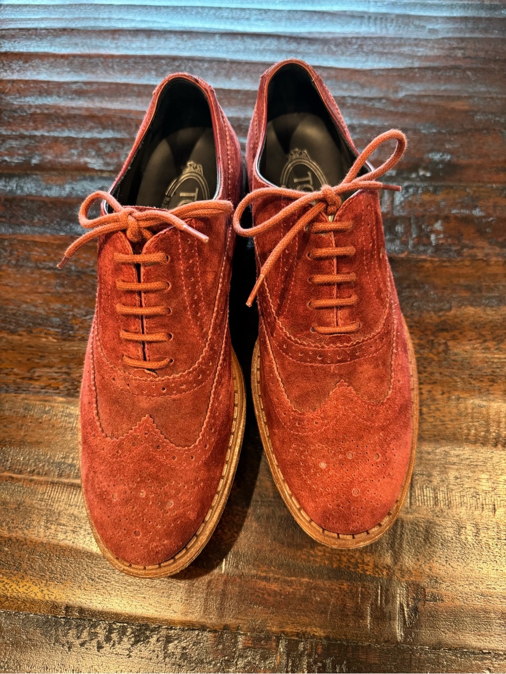 Tod’s Women’s Suede Lace-up Platform Brogues in Burgundy 😍